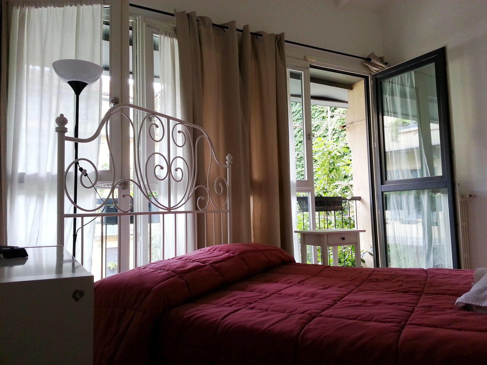 Bed and Breakfast Gioia House Milán Exterior foto